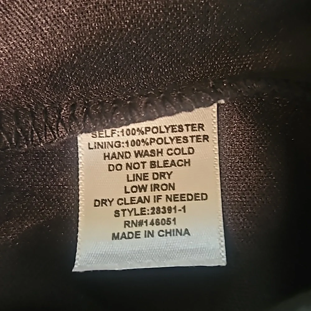 👚MONTEAU BLACK TOP👚 - Picture 9 of 9